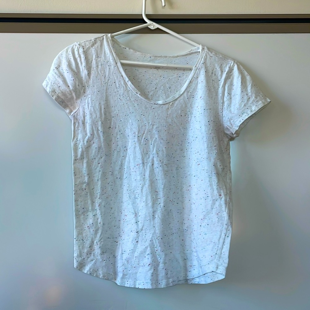 Loft XS white tee with cute multi colored specs